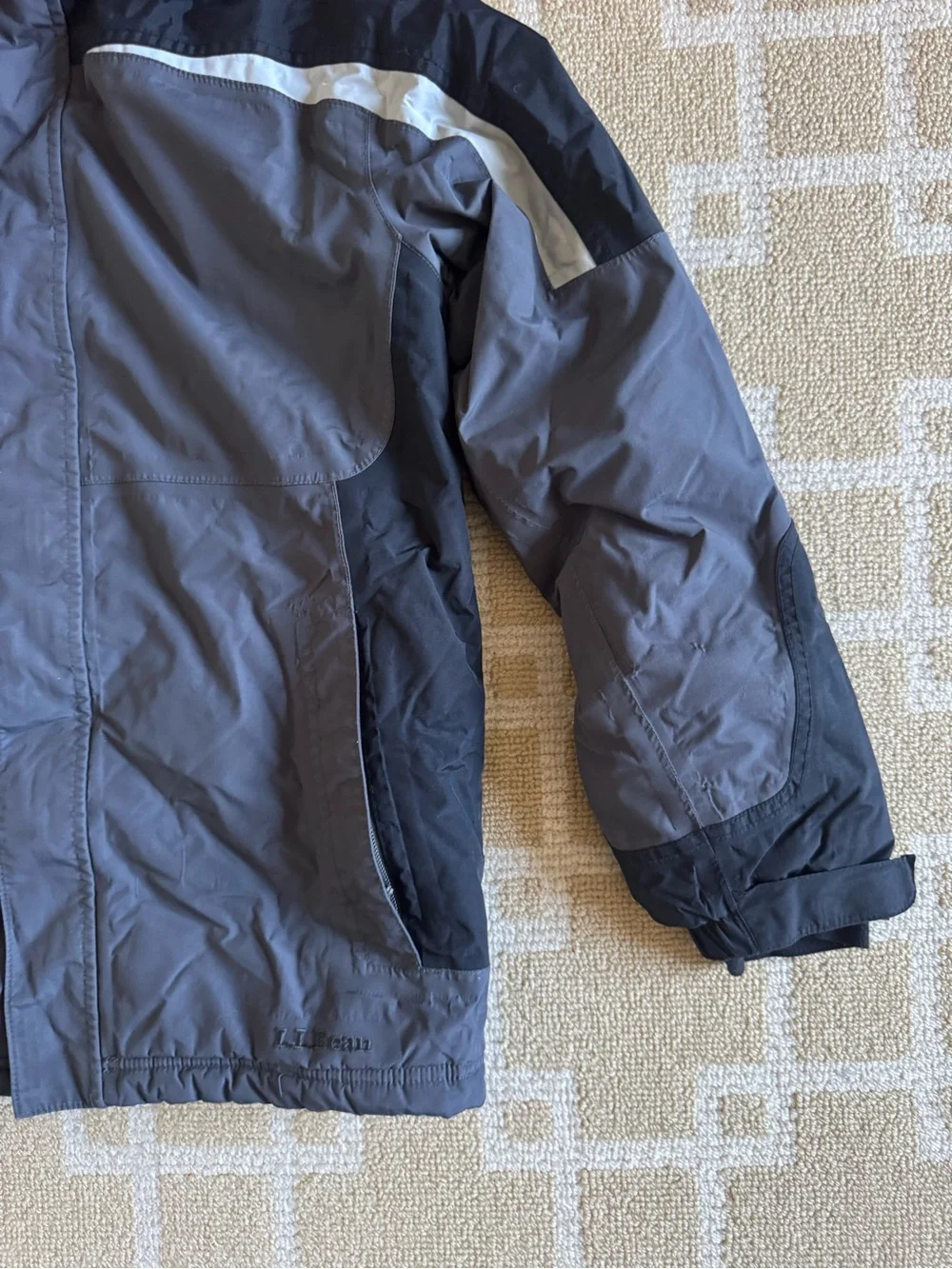 L.L. Bean Kids Insulated Ski Jacket Hooded Parka Black Gray Boys Medium 10-12